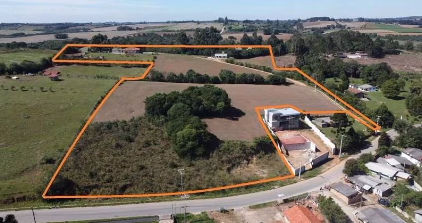 Chácara Formada com Duas Casas e uma Incrível Vista Panorâmica!