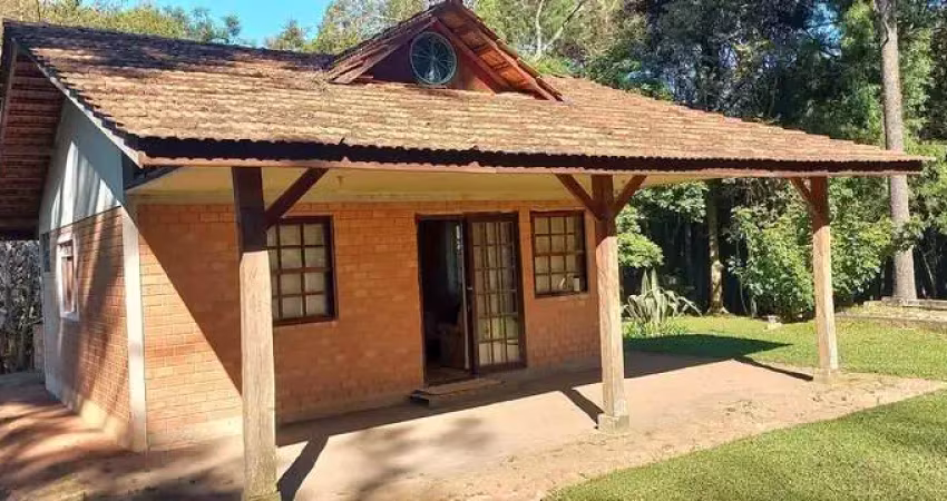 Seu refúgio de paz a 20 minutos de campo largo. a natureza te espera!