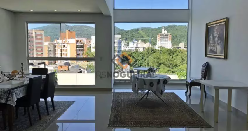 Casa Alto Padrão em Córrego Grande, Florianópolis/SC