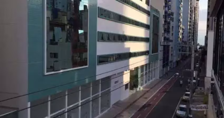 Apartamento Duplex  SEM ELEVADOR com 4 Quartos sendo 1 Suíte