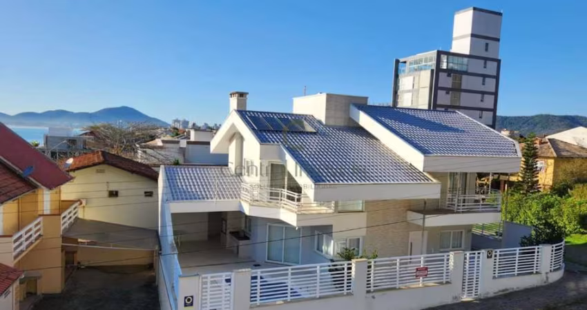 Casa Sobrado a 30m da Praia