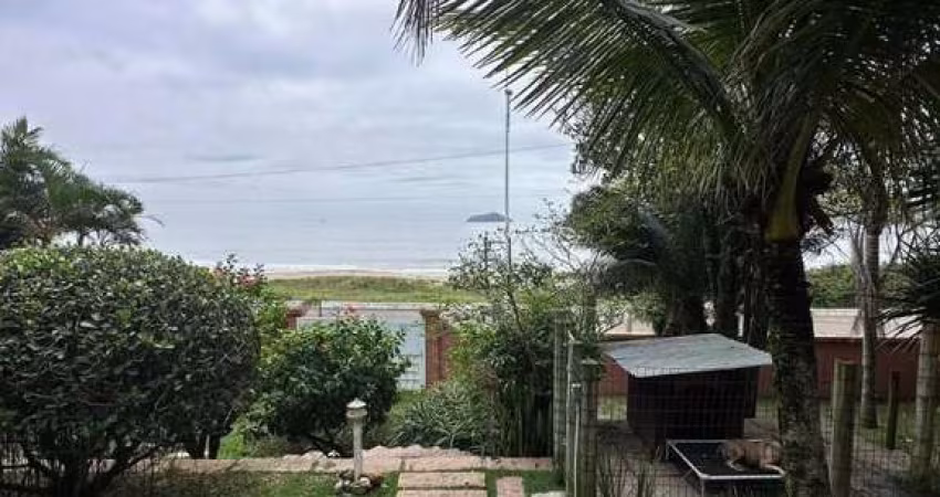 Casa Frente Mar no Centro de Baln. Piçarras