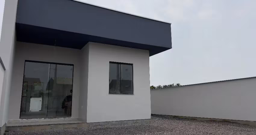 Casa com espaço de terreno em Indaial SC
