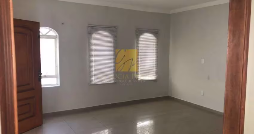 CASA com 04 quartos para VENDA
