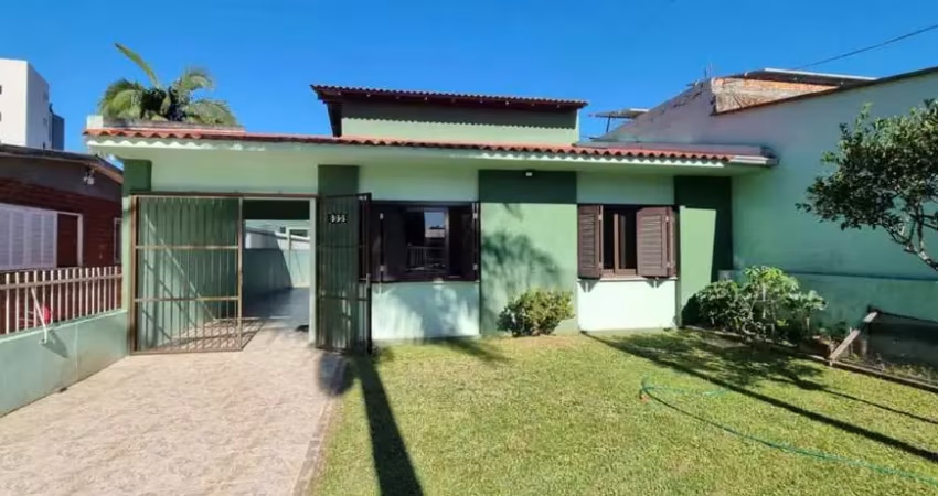 Casa para Venda em Torres, Getúlio Vargas, 6 dormitórios, 2 suítes, 4 banheiros, 1 vaga