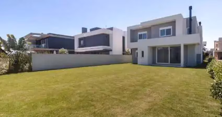 Casa em Condomínio para Venda em Torres, Torres, 4 dormitórios, 4 suítes, 5 banheiros, 2 vagas