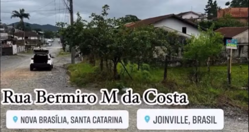 Terreno à venda na Rua Belmiro Marinho da Costa, 310, Nova Brasília, Joinville