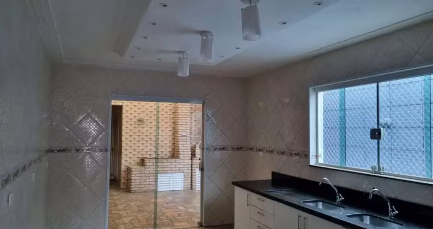 Imperdível casa à venda em são paulo-sp, jabaquara: 4 quartos, 1 suíte, 5 banheiros, 3 vagas de garagem - 179,00 m² de área