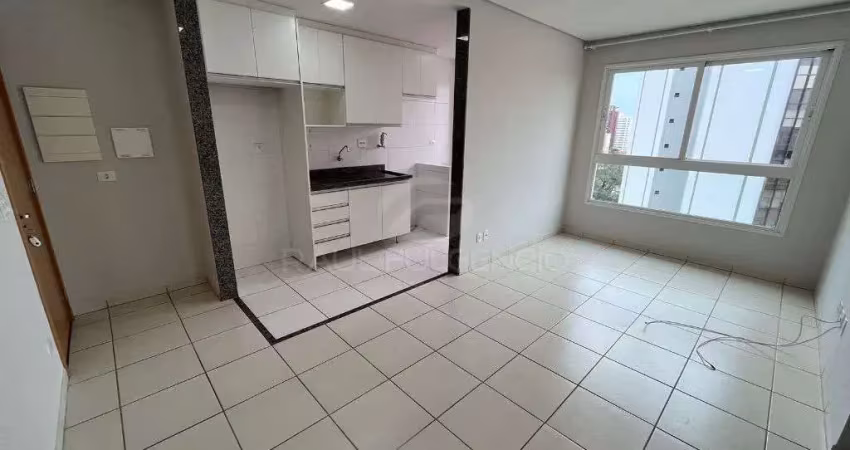 Apartamento no Centro com 2 quartos e area de lazer completa.