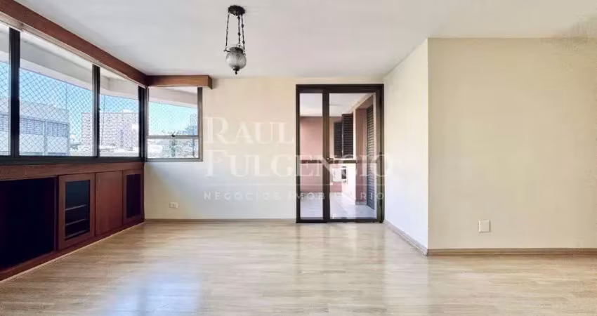 Apartamento com 159,62 m2 privativos no centro | 3 quartos e sala de tv | a venda por r$570.000