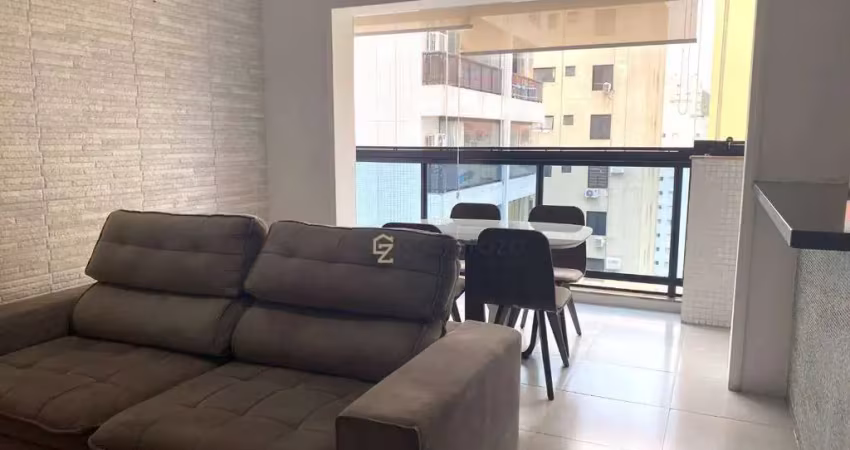 Apartamento á venda na praia das pitangueiras, com 02 dormitórios, 02 vagas de garagem e lazer.