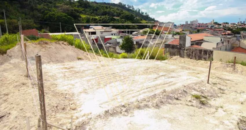 *TERRENO COM 250 M² AO LADO DA SERRA DO JAPI. - TE8315