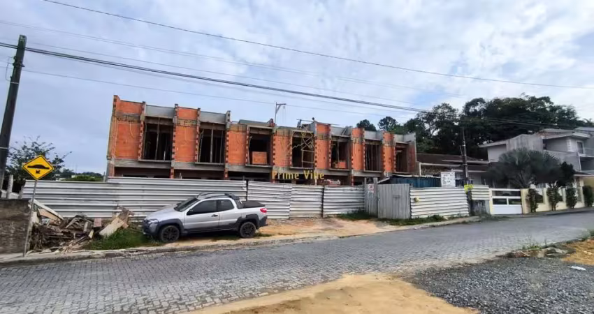 Sobrado geminado com suíte mais um quarto no Itaum
