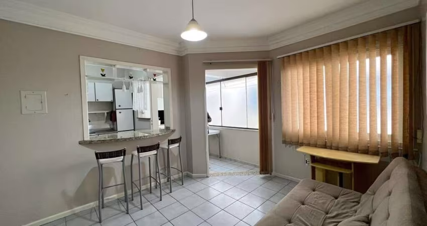 Apartamento uma quadra do Mar