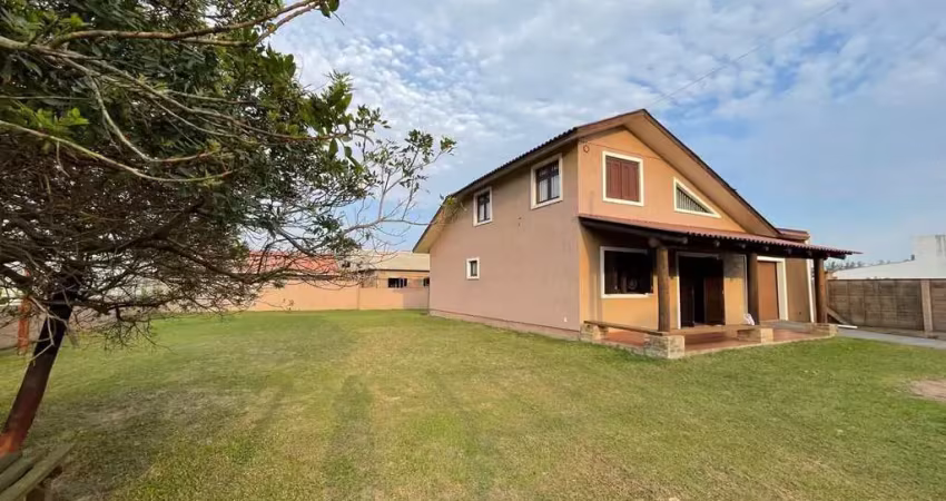 Casa 3 dormitórios em 2 terrenos em Capão da Canoa