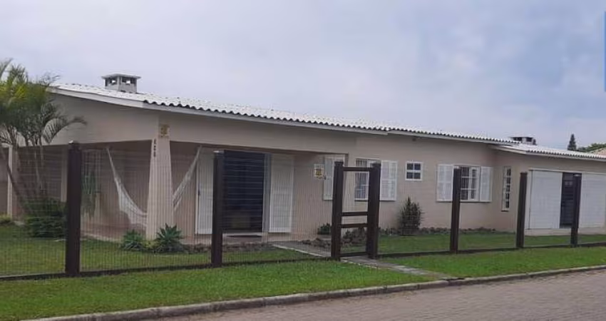 Casa 5 dormitórios no Centro de Xangri Lá