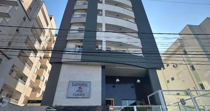 Apartamento com 02 quartos, 100% mobiliado