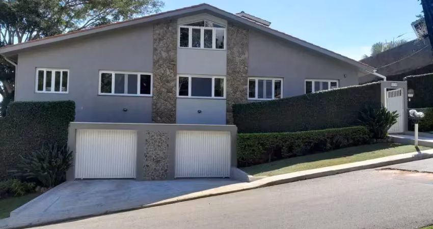 Casa em condomínio com lazer e natureza  atibaia/sp