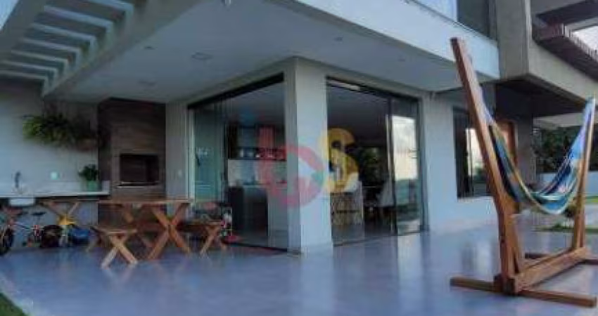 Casa com 3/4 e Área verde