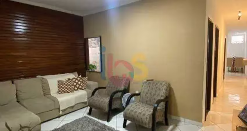 Vendo Casa com 4/4