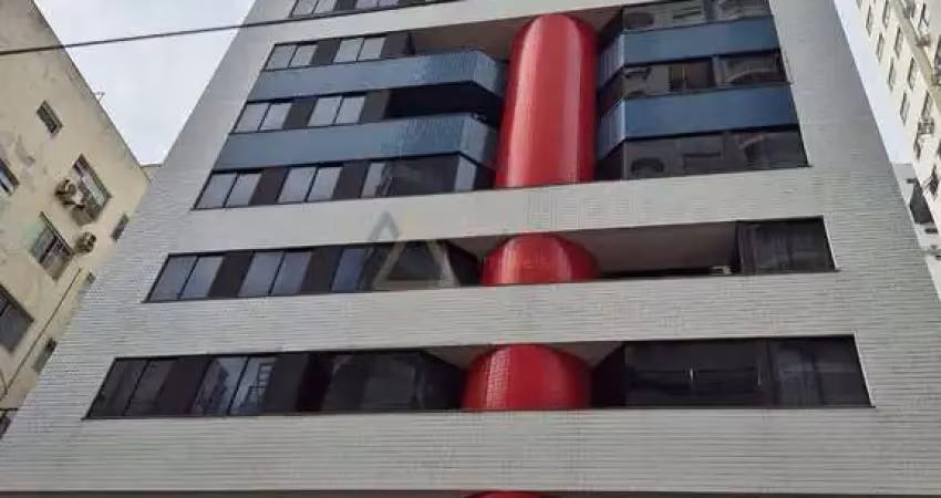 Cobertura duplex com 4 dormitórios (2 suítes) no centro de balneário camboriú