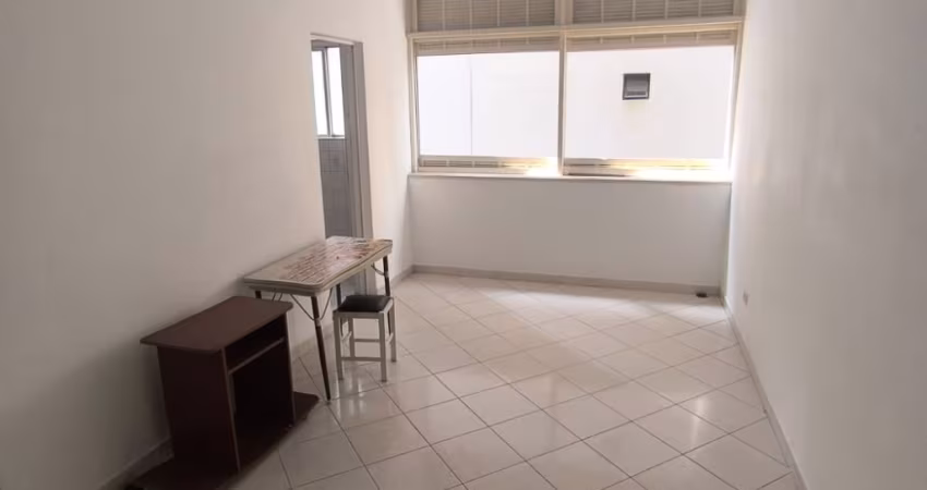 Apartamento 1 quarto, quadra da praia, 1 vaga de garagem livre, Bairro: Boqueirão, Cidade: Santos/SP