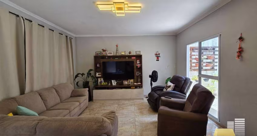 Linda casa localizada a 130 mts da Av Ipanema