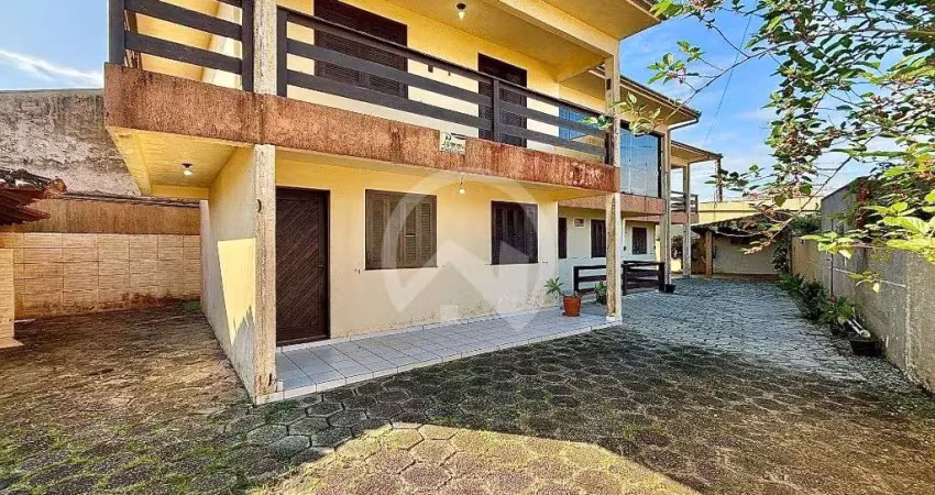 Casa a venda com 3 quartos no Balneario Leblon, Pontal do Parana.