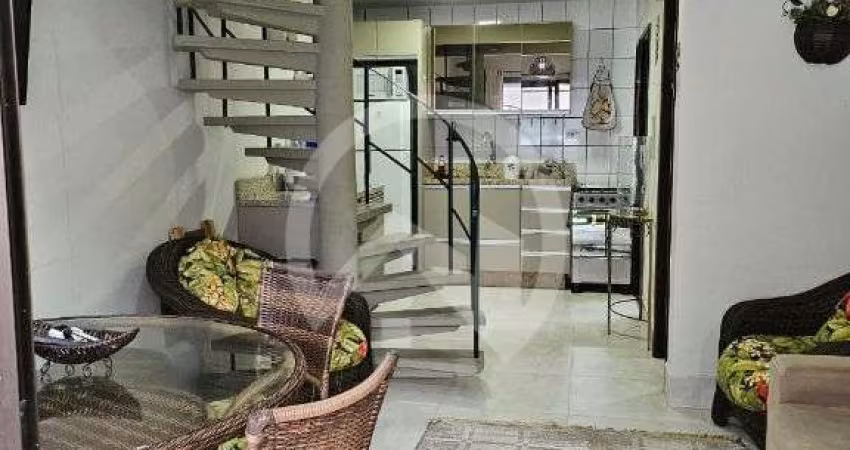 Sobrado em condominio fechado a venda com 3 quartos no em Caioba/Matinhos.
