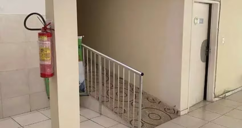 Barracão / Galpão / Depósito com 20 salas para alugar na Avenida Tancredo Neves, 9888, Centro, Nova Iguaçu