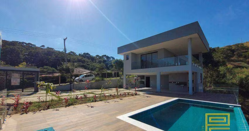 Casa com 3 quartos, 256 m² - venda por R$ 1.400.000 ou aluguel por R$ 6.720/mês - Alberto Torres - Areal/RJ