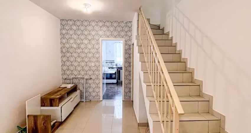 Casa à venda em jandira com 2 dormitorios e 2 vagas de garagem e quintal no bairro jardim são joão/jandira