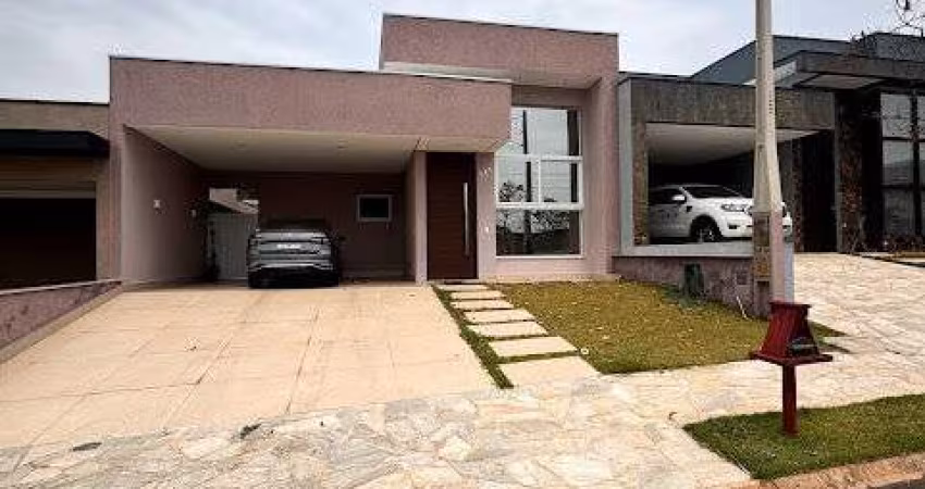 Linda casa térrea com 03 Dormitórios suíte