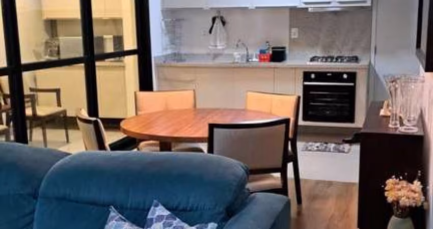Apartamento com 03 suítes