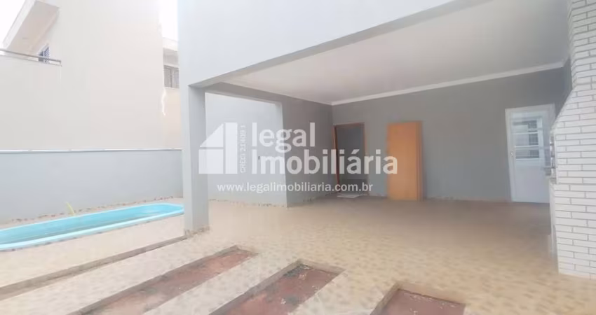 Casa Nova, 3 Dormitórios, Suíte, Piscina e Churrasqueira, Final de Acabamento
