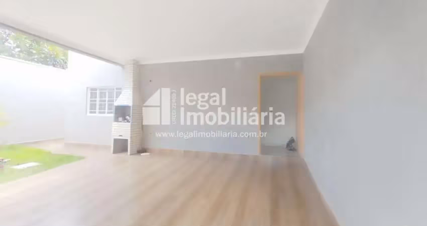 Casa nova, 3 dormitórios, suíte, churrasqueira e quintal com jabuticabeira