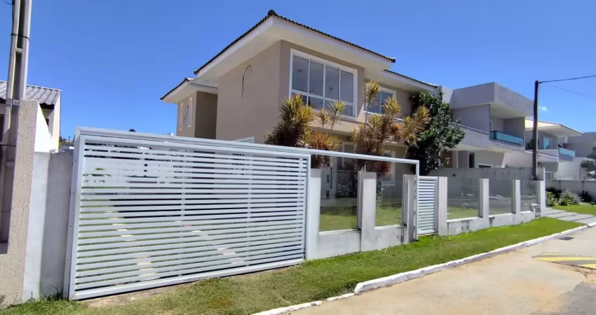 Casa em condomínio fechado com 4 quartos para alugar na Avenida Ricardo Muylaert Salgado, 901, Lagoa, Macaé