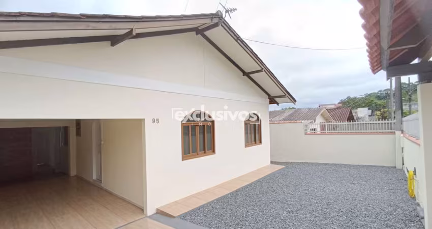 Casa averbada a venda no bairro Costa e Silva por R$489.900,00