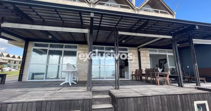 Sobrado geminado triplex em condomínio com 3 suítes à venda no bairro Itajuba em Barra Velha-SC por R$ 1.500.000,00.