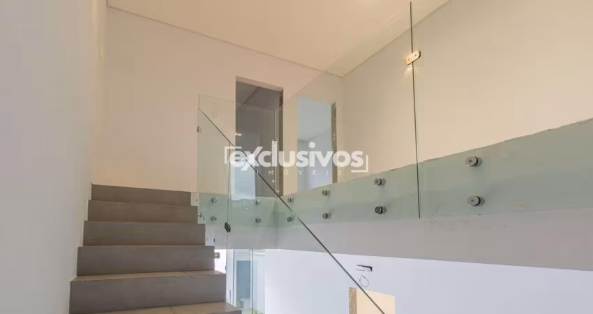 Geminado com 3 suítes à venda no bairro Santo Antônio em Joinville-SC por R$ 1.293.000,00.