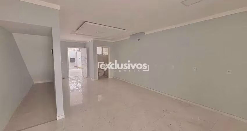 Espetacular sobrado no costa e silva com muito espaço por 835 mil