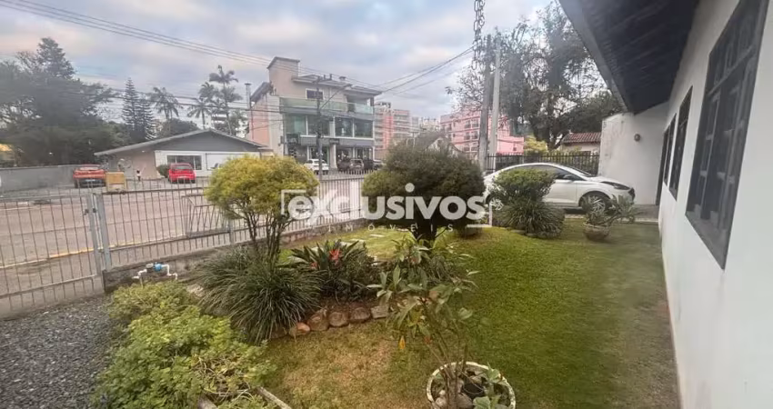 Excelente casa comercial no saguaçu pertinho do bonja.