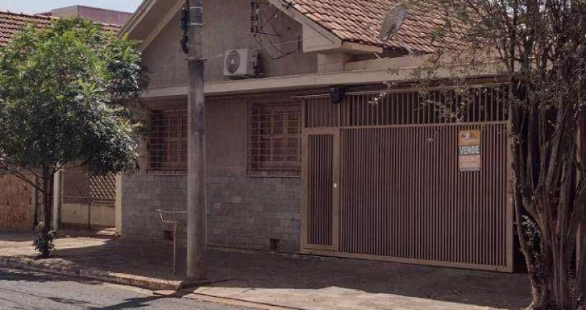 Casa com 2 dormitórios à venda, 115 m² por R$ 330.000,00 - Centro - Barretos/SP