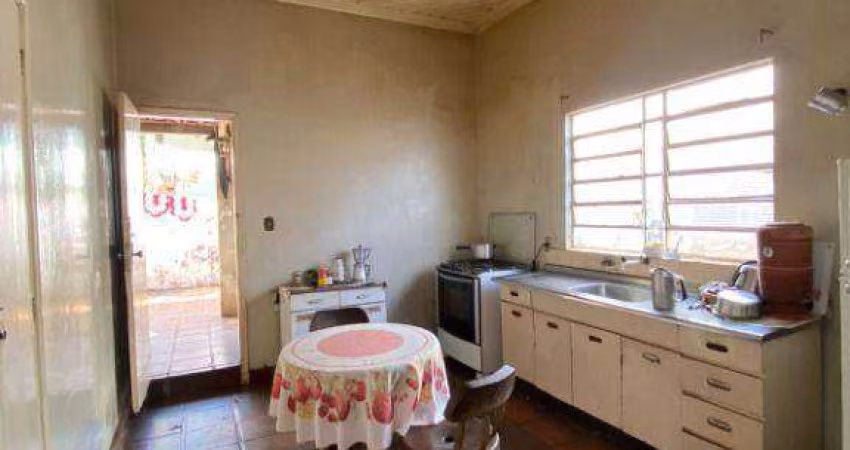 Casa com 4 dormitórios à venda, 248 m² por R$ 350.000,00 - Centro - Barretos/SP