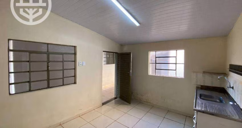 Casa com 2 dormitórios para alugar, 70 m² - Centro - Barretos/SP