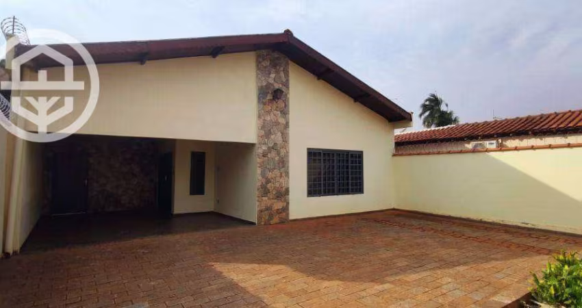 Casa com 4 dormitórios para alugar, 212 m² por R$ 3.245,00/mês - Jockey Club - Barretos/SP
