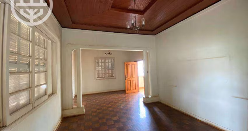 Casa com 3 dormitórios à venda, 272 m² por R$ 800.000,00 - Centro - Barretos/SP