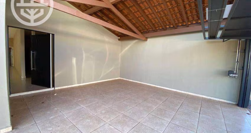 Excelente casa à venda com 3 dormitórios, próximo a Avenida Frade Monte