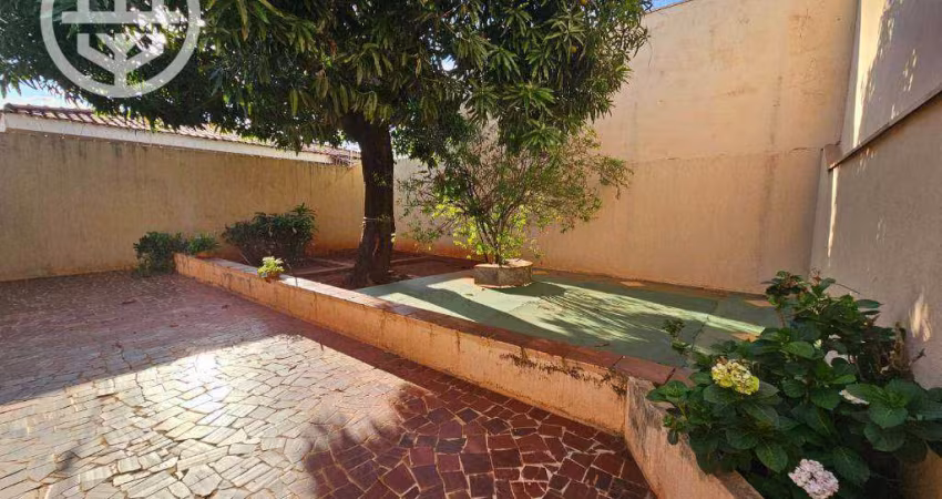Casa com 3 dormitórios, 177 m² - venda por R$ 430.000,00 ou aluguel por R$ 2.300,00/mês - Gonçalves - Barretos/SP