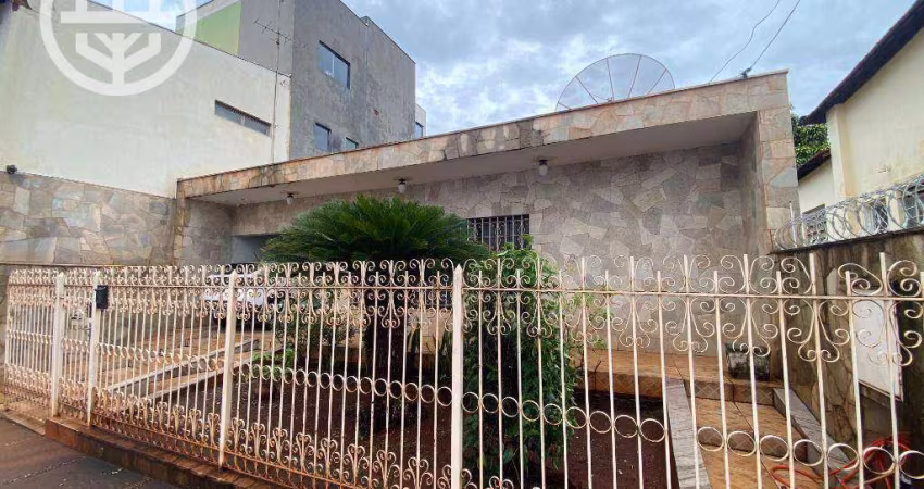 Casa com 3 dormitórios à venda, 175 m² por R$ 750.000,00 - Centro - Barretos/SP